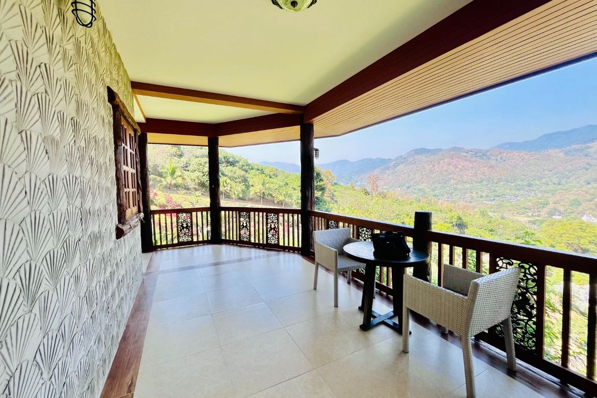 surrounded by nature and stunning views-SM-sta-1106