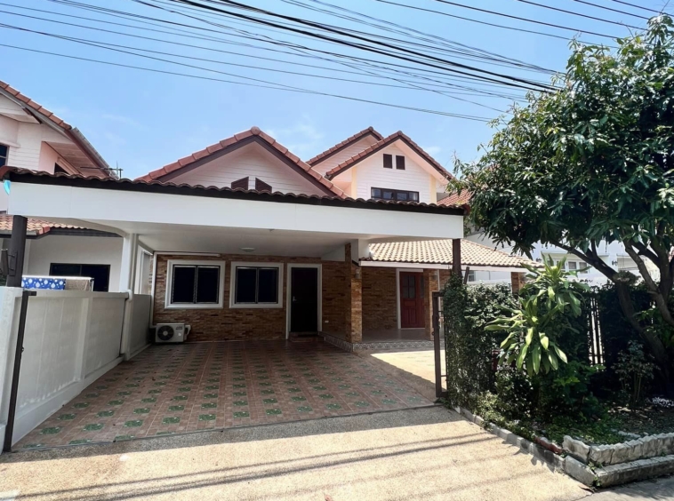 House for Sale in San Phi Suea